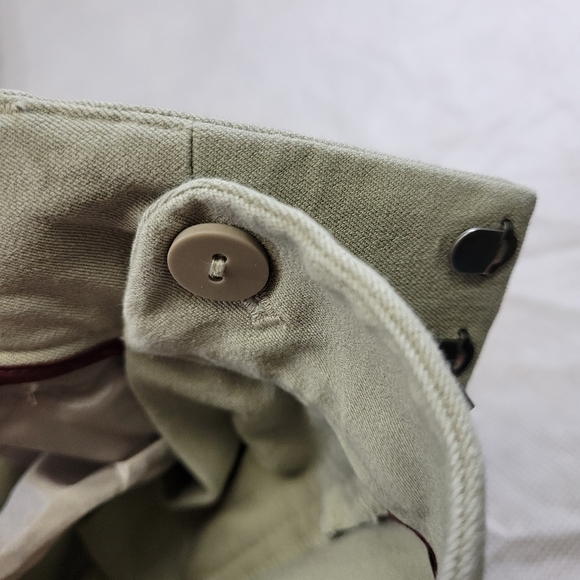 Eddie Bauer Womens Slightly Curvy Fit Khaki Pants - Size 6 - Picture 9 of 15